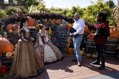 October 2, 2025: Senator Malone attends Pennsylvania Renaissance Faire and presents a citation celebrating their 45th anniversary!